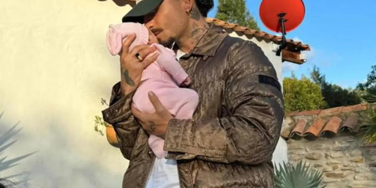 Maluma comparte tierno momento con su hija