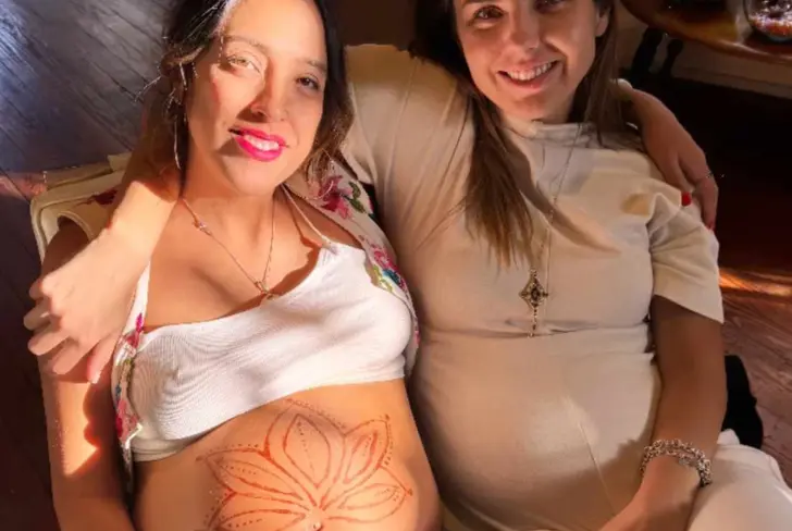 Así presumió Michelle Renaud su panza de embarazada junto a su amiga&nbsp;