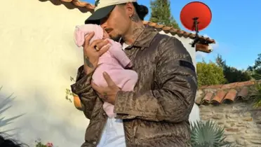 Maluma comparte tierno momento con su hija